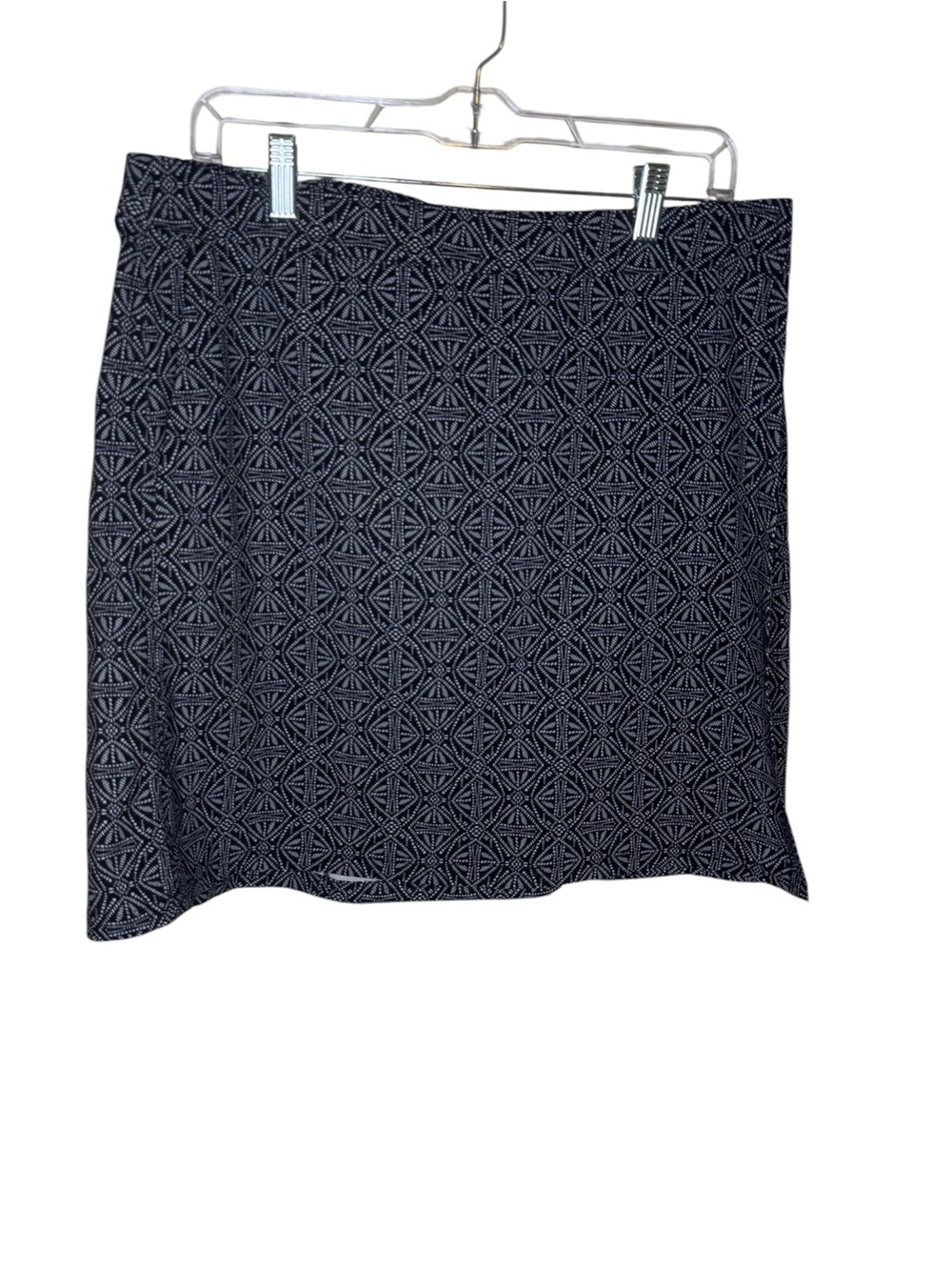 RipSkirt Large Geometric Print Skirt Black and White Casual Mini Skirt